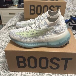 Yeezy 380 Blue Alien Size 12 Used 9.5/10 condition, worn once